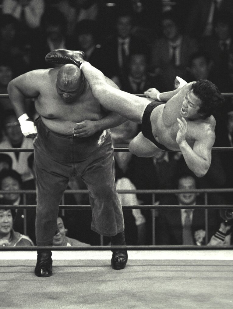 1982年4月、ヘビー級へのチャレンジを始めた藤波はアブドーラ・ザ・ブッチャーとも対戦