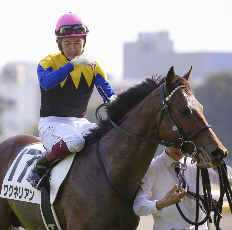 第85回日本ダービーをワグネリアンと制した福永祐一は男泣きした　©Kyodo News