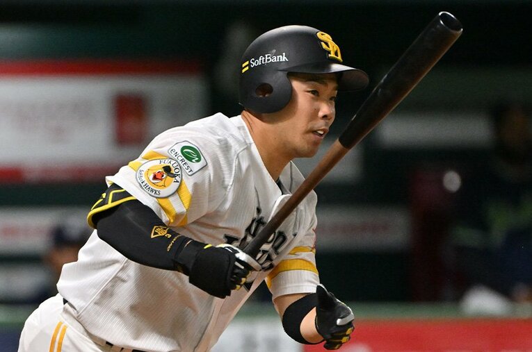 投手が圧倒的に優位なプロ野球にあって、30歳の近藤健介は圧倒的な打撃力を見せている ／ photograph by Hideki Sugiyama