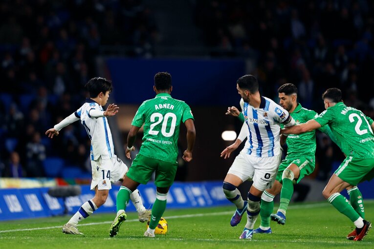 股抜きで狭い局面を打開した久保