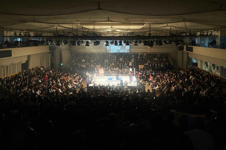 満員札止めの観衆で埋まった3月3日の後楽園ホール　©Masashi Hara