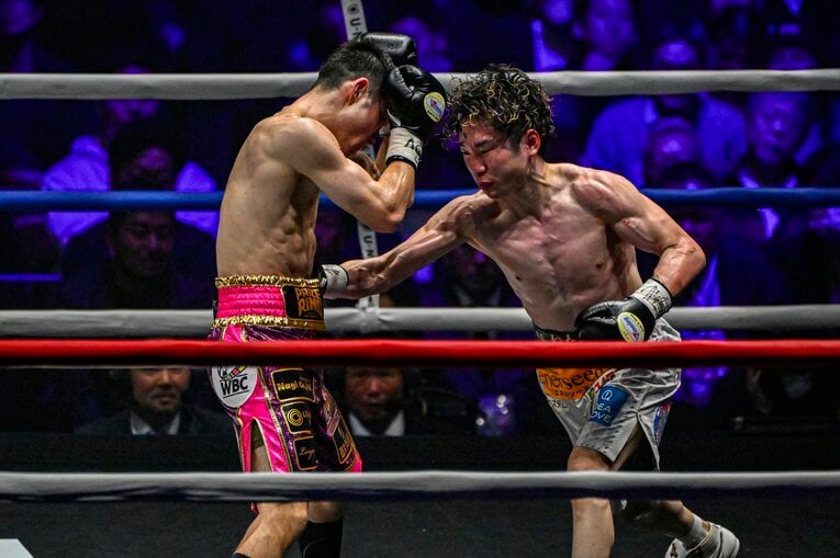 寺地拳四朗vs.ユーリ阿久井政悟。3月13日、両国国技館　©Takuya Sugiyama