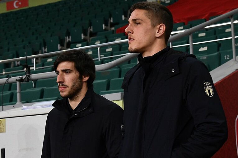 2022年のトナーリとザニオーロ。翌年の秋、違法オンライン賭博問題によってイタリア代表から離脱することになった ／ photograph by Claudio Villa/Getty Images