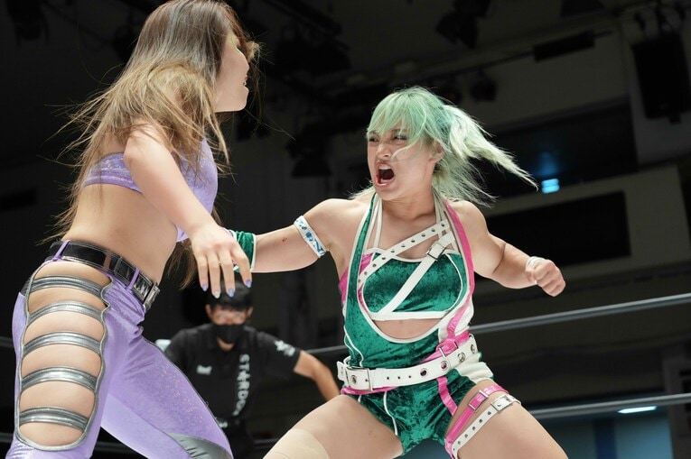 スターダム屈指の肉体派レスラー・飯田沙耶25歳の運命を変えた“推しと筋肉”「もう、制御しなくていいんだ」《特別グラビア》(40)