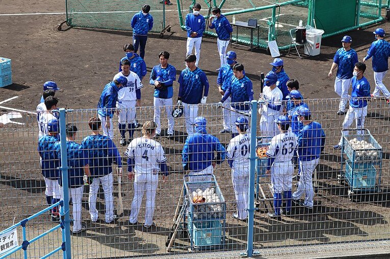 DeNAファームのキャンプは盛況だった ／ photograph by Kou Hiroo