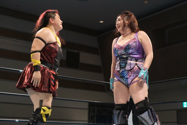 「やせたら可愛いのに」世間の声との闘い…“プラスサイズモデル”も務める女子レスラー・まなせゆうなの思い「ありのままの自分を愛せばいい」(32)