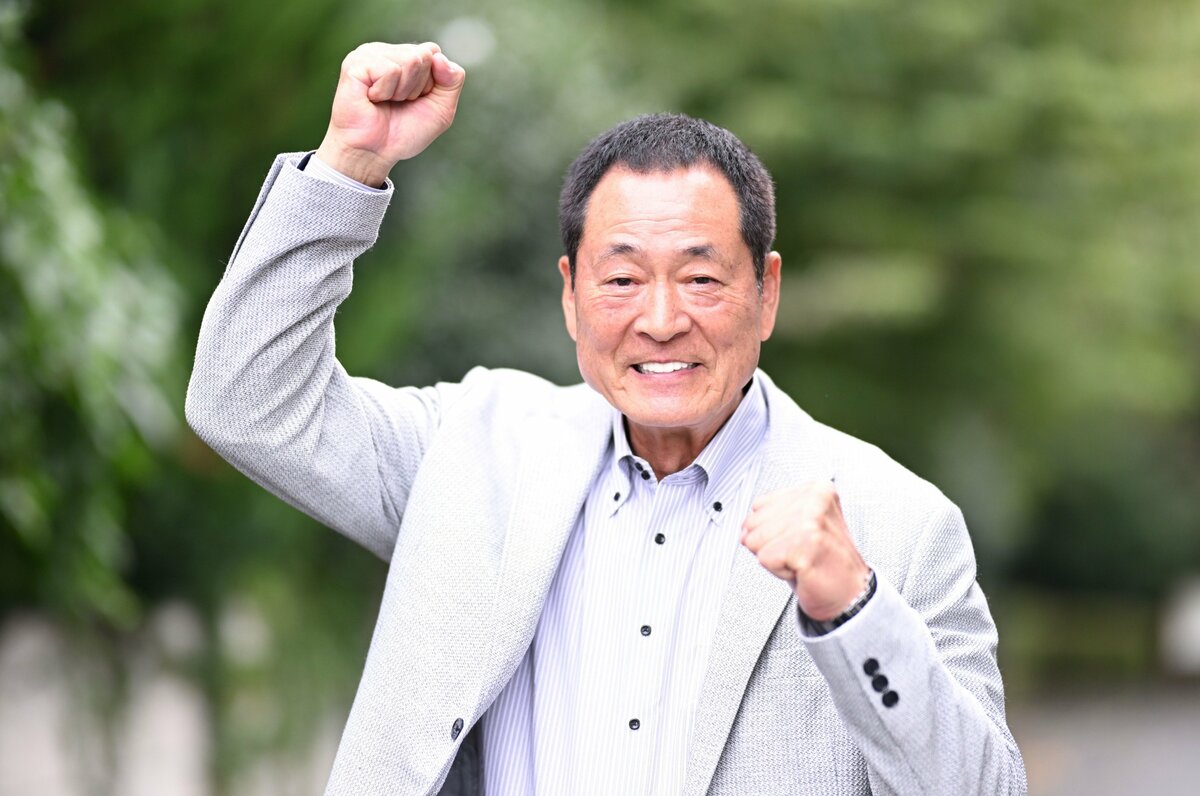 DeNA・中畑清元監督が始球式「頑張れよ！」と選手、ベンチを