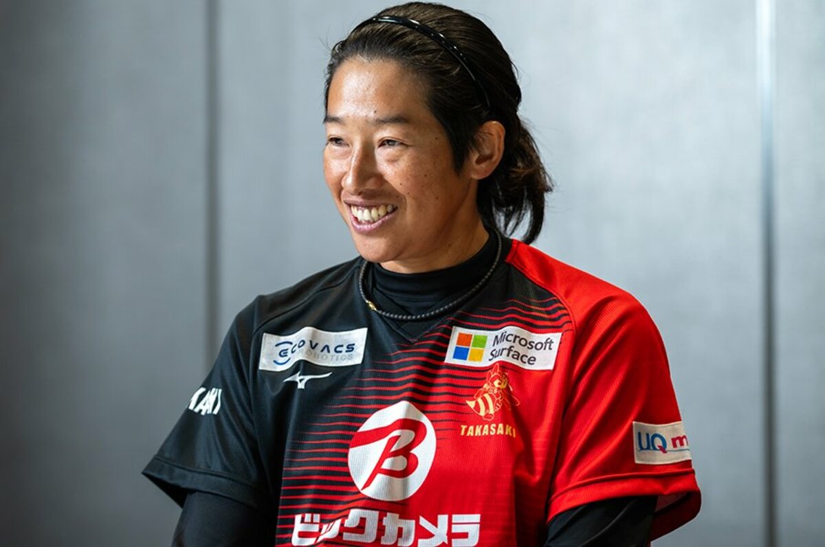 2012年の世界選手権で優勝したソフトボール女子日本代表。後列の
