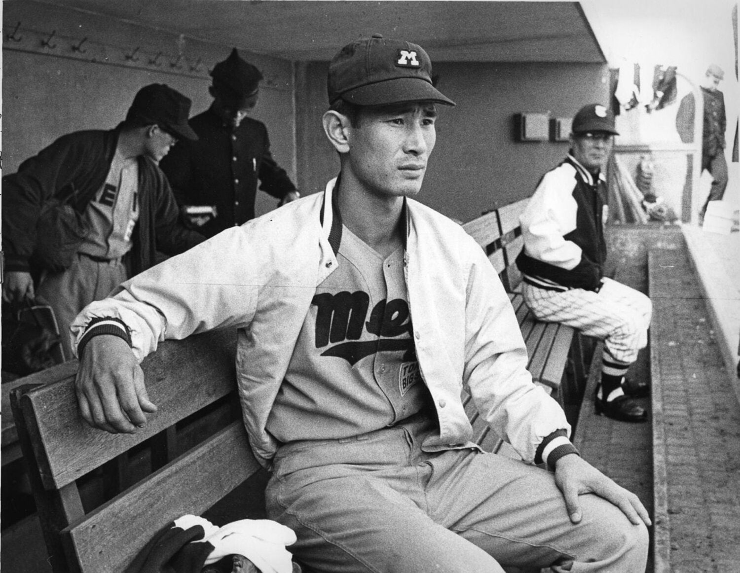 明治大時代、ベンチに座る星野仙一　©Sankei Shimbun