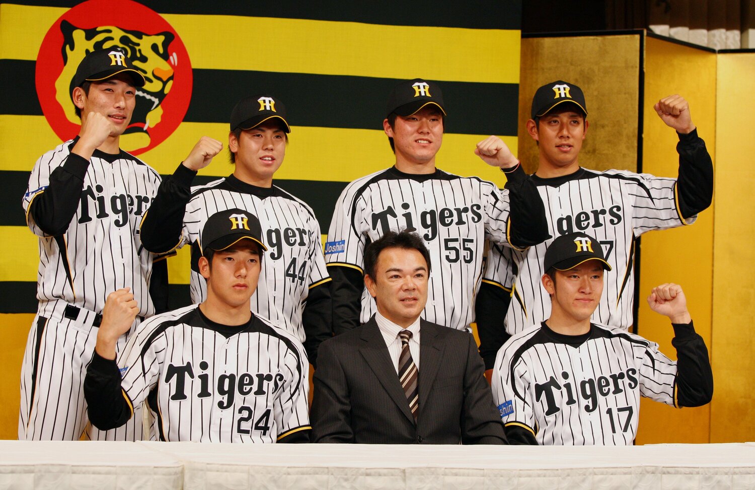 入団当時の横田（左下）。ドラフト同期の岩貞祐太（右下）や岩崎優（左上）、梅野隆太郎（岩崎の隣）は現在主力として活躍　©JIJI PRESS