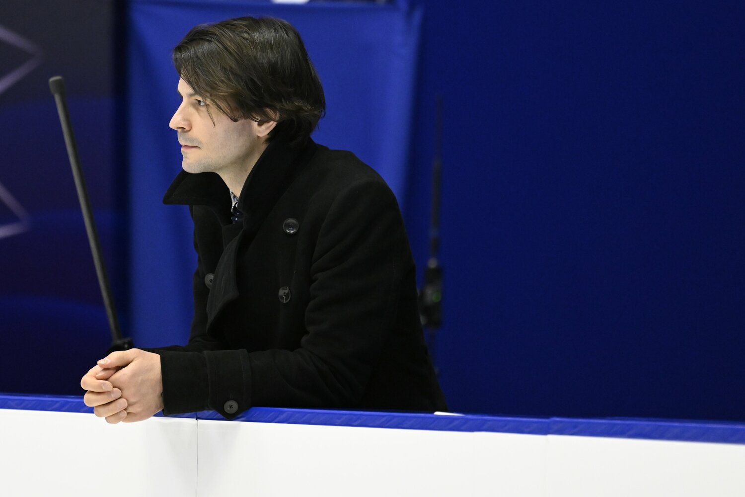 宇野の練習を見守るランビエルコーチ　©Asami Enomoto