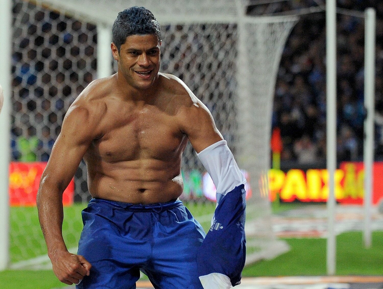 この筋骨隆々ぶりで数々のスーパーゴールを叩き込んだ　©AFLO