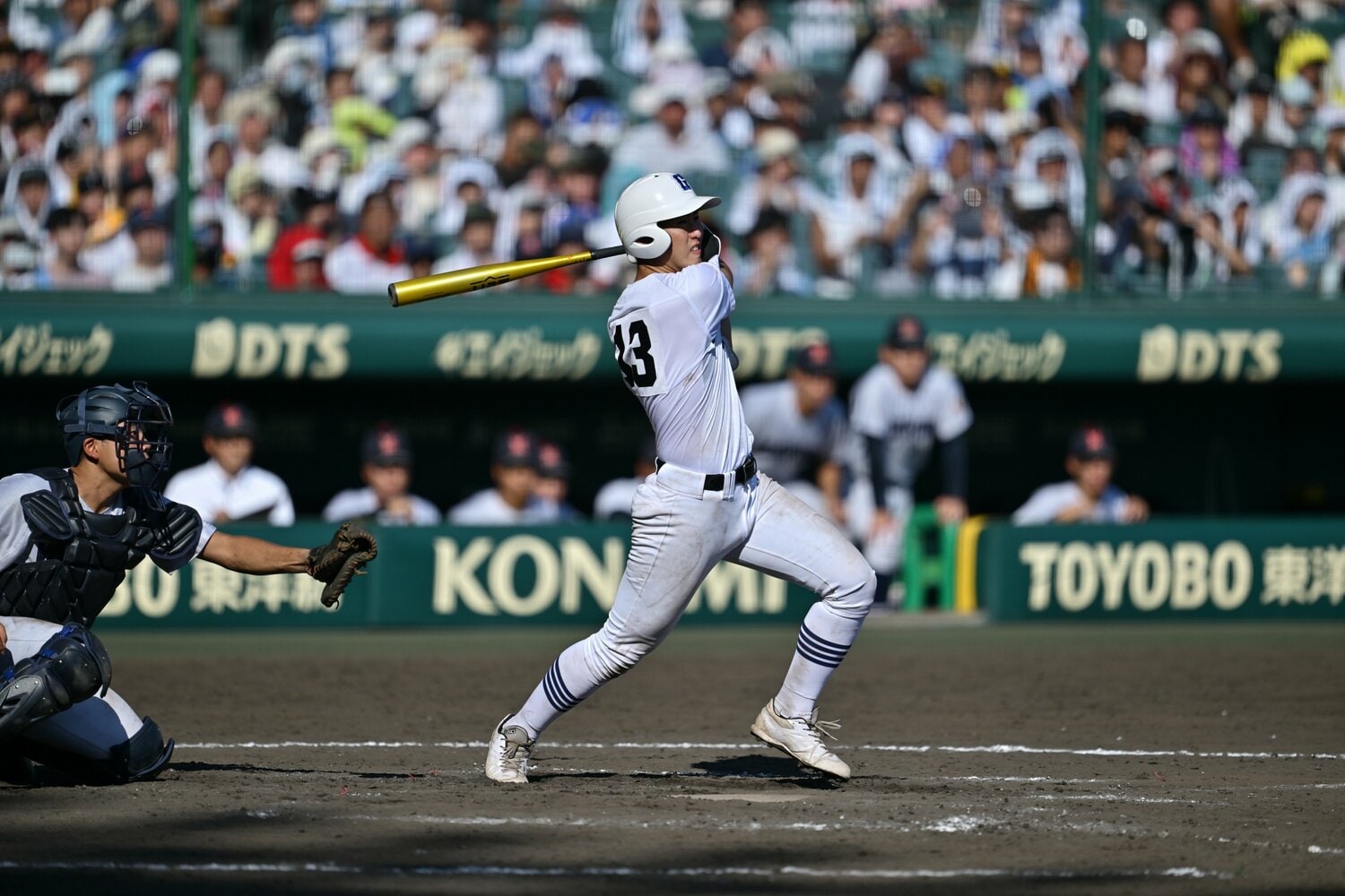 準々決勝、横浜戦。10回裏、代打で甲子園初打席に立った丹羽駿太（1年）　©Hideki Sugiyama
