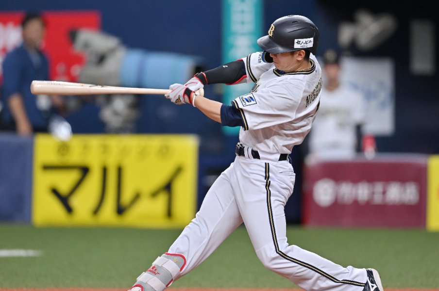 「オリックスで良かった」西川龍馬がFA移籍2年目で覚醒…ヒット量産の秘密と“メジャー断念”の真相とは「行きたかったです。でも…」<Number Web> photograph by JIJI PRESS