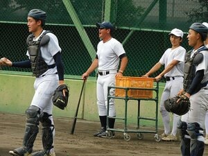 偏差値70で甲子園優勝1回“名門公立進学校”は「月曜オフ」「19時半で絶対に全体練習終了」勉強時間を確保して…「野球脳を鍛える必要がある」