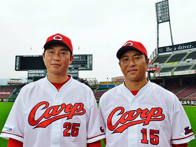 広島から去り、戻ってきた2人の男。黒田博樹と新井貴浩、涙の秘密。 - プロ野球 - Number Web - ナンバー