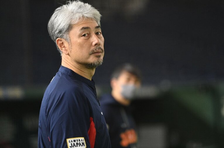 自称“白髪のオッサン”57歳。ロッテで佐々木朗希、日本ハムで大谷翔平、ダルビッシュを指導した名伯楽は今年からロッテ監督に就任 ／ photograph by Naoya Sanuki