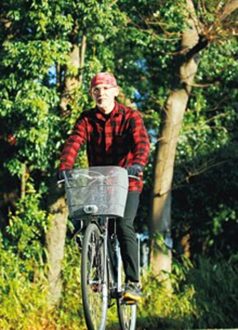 ママチャリも自分仕様に。
「日常の足は改造ママチャリ（ミヤタ アルミスター）。これで自宅のある調布から御徒町や大宮まで買い物にも行きました。さすがに大宮は遠かったですけど」