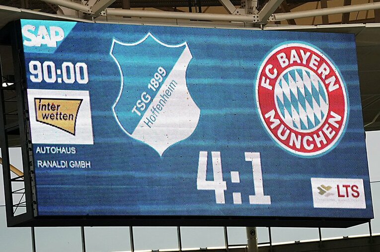 あれだけ昨季完成度が高かったバイエルンだが、まさか1－4で敗れるとは…… ／ photograph by Getty Images