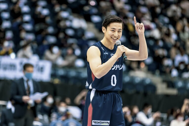 挨拶する河村　(c)Kiichi Matsumoto