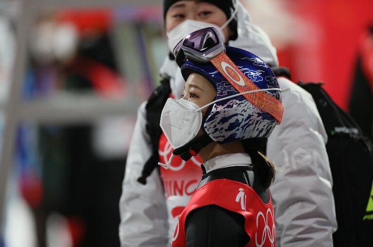 5日のスキージャンプ女子ノーマルヒルで4位となった高梨沙羅。個人として2大会連続のメダル獲得はならなかった ／ photograph by JMPA