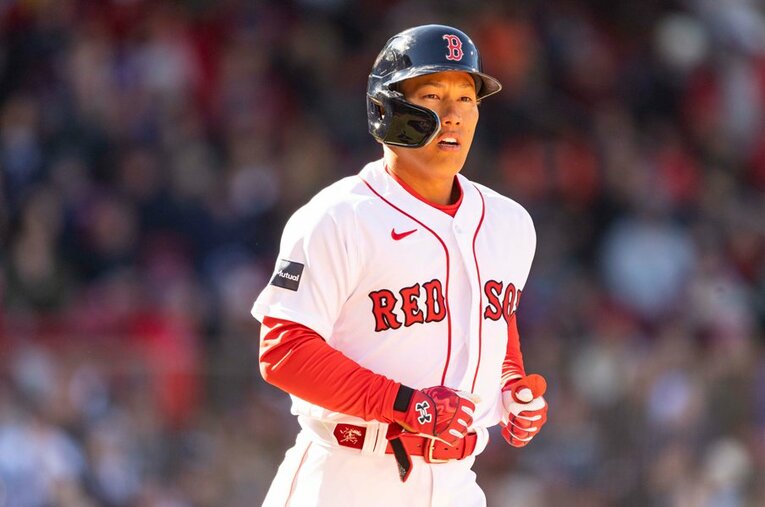 開幕戦で4番を任されるなど、レッドソックスで大きな期待をかけられる吉田正尚。新天地での戦いはまだ始まったばかりだ ／ photograph by Getty Images