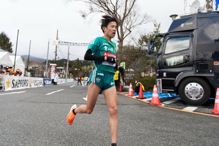 ゴール後、脇田は仲間たちのもとへと向かう　©Nanae Suzuki