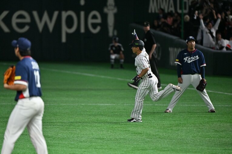 吉田正尚にも一発が！　©️Hideki Sugiyama