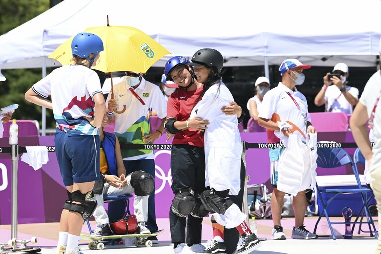 四十住さくらと開心那　©JMPA