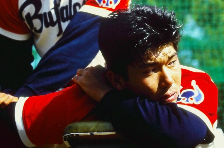 鈴木啓示監督ら首脳陣と野茂たちは調整法から野球観まで対立した。そして1994年の主力選手たちは次々と流出していく　©Koji Asakura