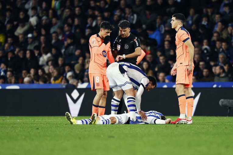 久保がケガをした瞬間の一部始終（全5枚中の2枚目。写真は続きます）　©Daisuke Nakashima