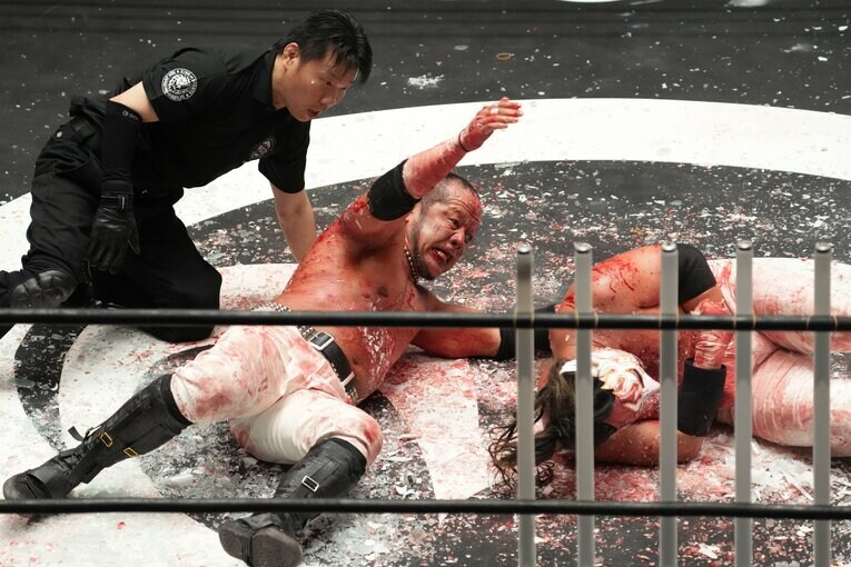 パールハーバースプラッシュで蛍光灯の破片が散乱　©Masashi Hara