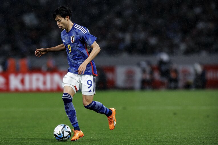 三笘薫のドリブル（2/3枚）©︎Kiichi Matsumoto/JMPA