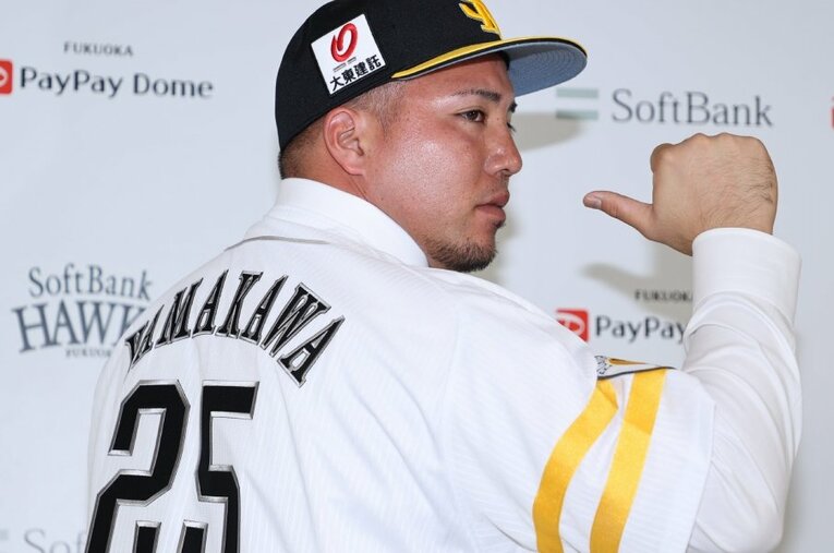 山川穂高が加入したソフトバンク。予想されるスタメンがスゴかった… ／ photograph by JIJI PRESS