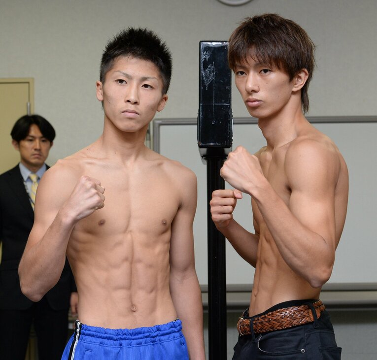 2013年8月25日、日本ライトフライ級タイトルマッチ。田口は初防衛戦の相手に井上尚弥（当時20歳）を指名。フルラウンドにもつれこんだが判定0-3で挑戦者・井上の勝利となった。写真は前日計量　©Sankei Shimbun