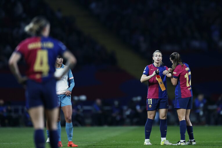 「ユイさん、大好きです」“マンCを熟知”なでしこ新監督ニールセンが就任会見で評価も…長谷川唯と藤野あおばがバルサ戦完敗で見せた素顔(19)