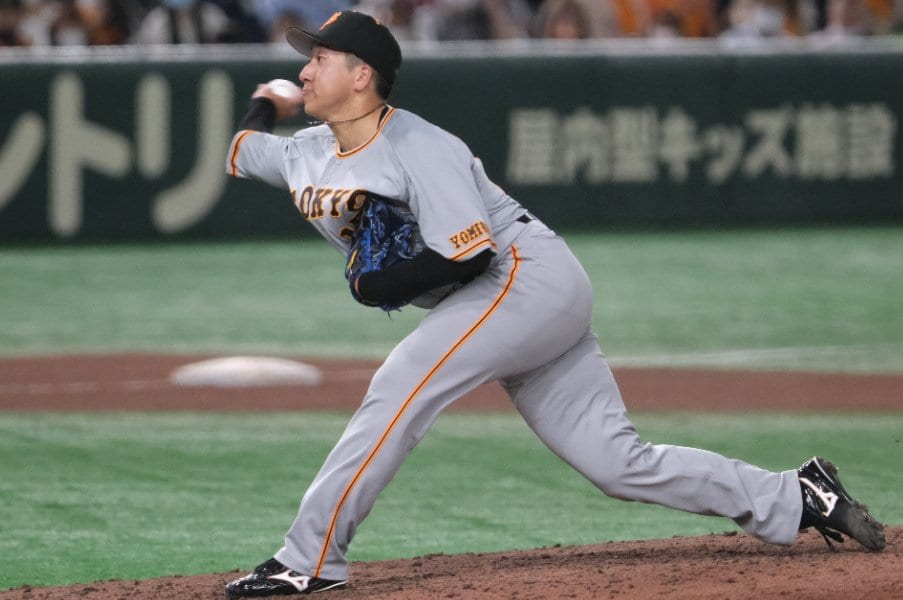 サイド気味の変則フォームで150キロ超の速球とフォークを軸に、ルーキーながら巨人の守護神として奮闘してきた大勢 ©︎Naoya Sanuki