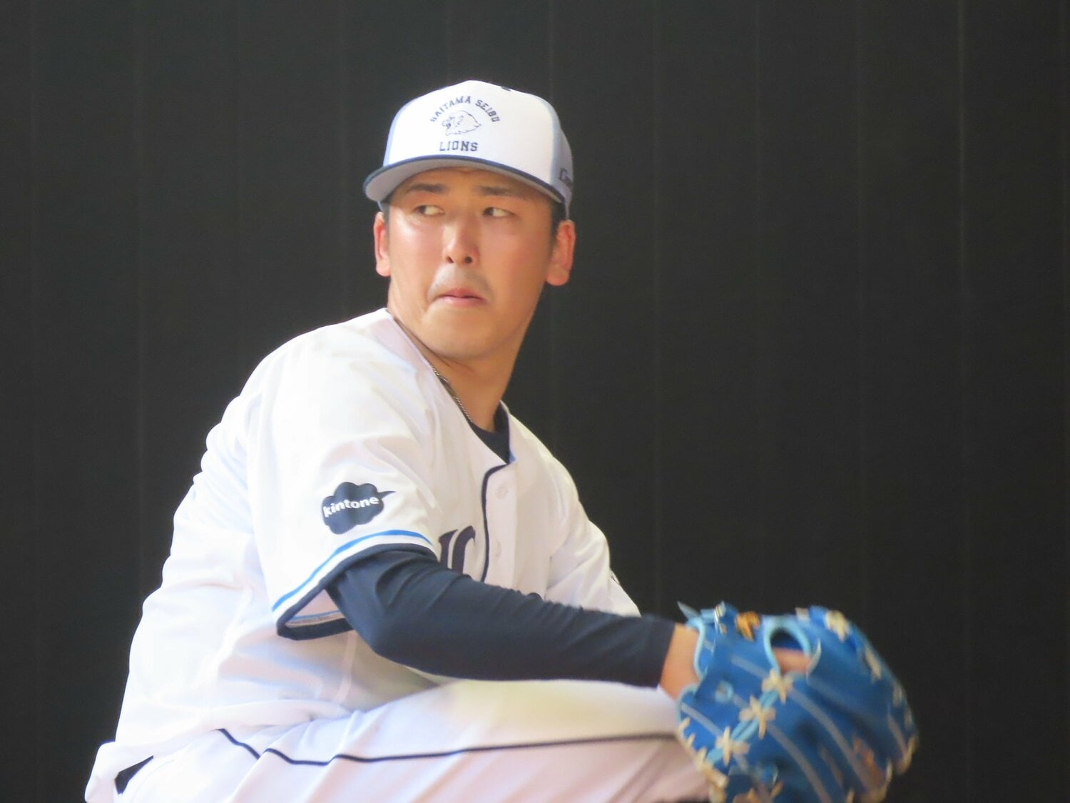 ブルペンで力投する隅田 ©Kou Hiroo