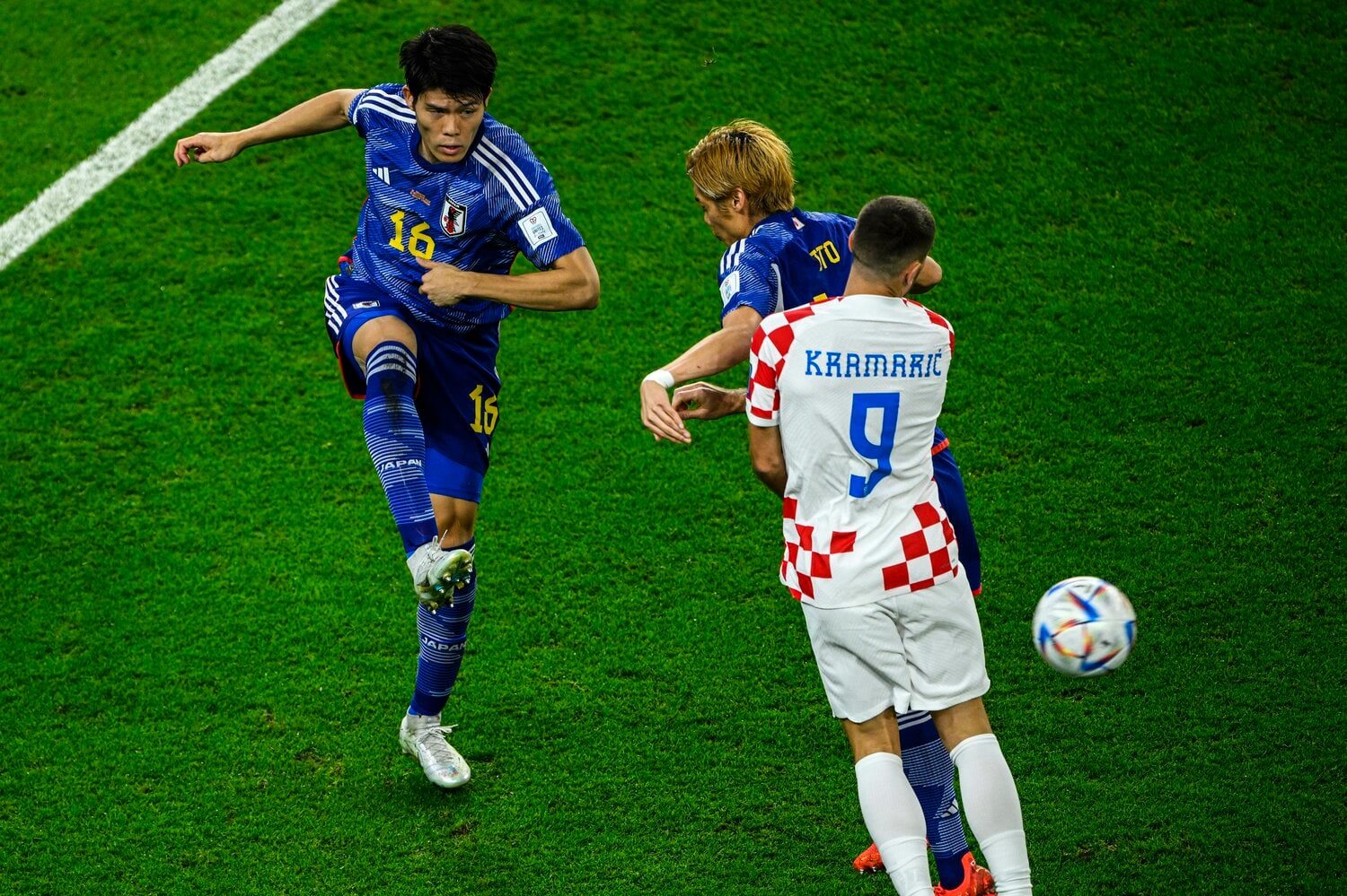 クロアチア戦は先制したものの、パスをつなぎきれない局面も続いた　©Takuya Sugiyama/JMPA