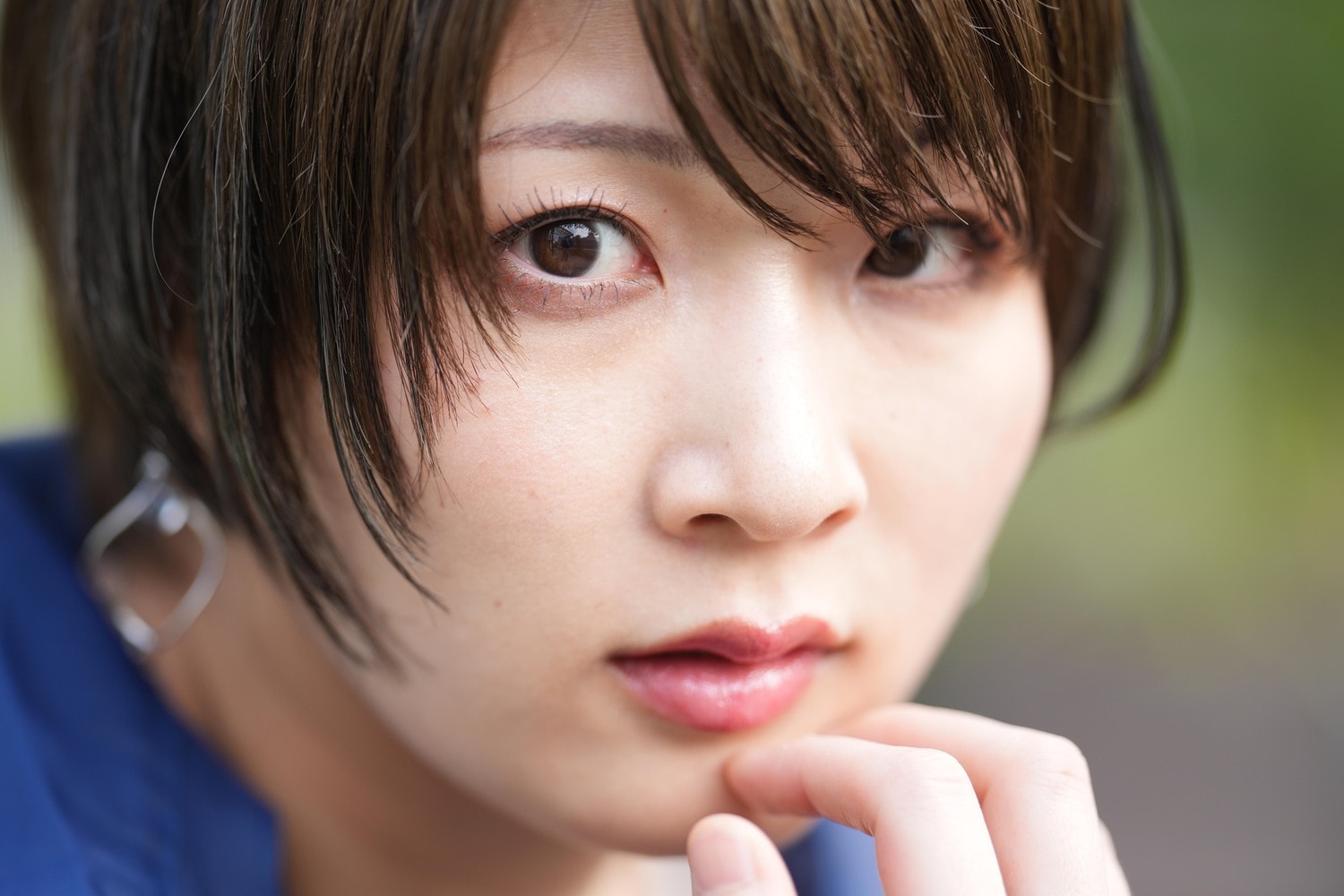 安納サオリはどこかミステリアスな雰囲気を醸しだしている　©Essei Hara