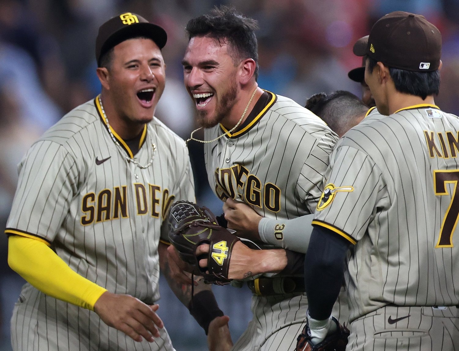 ノーヒッター達成に喜ぶマスグローブ投手（中央）　©Getty Images