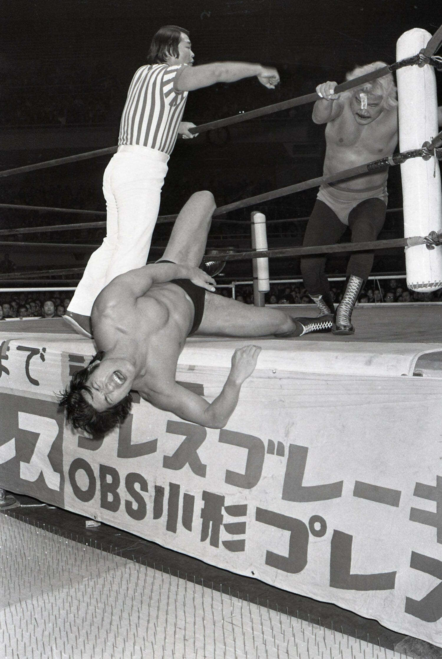 1978年2月8日、猪木vs上田のネイルデスマッチ　©東京スポーツ／AFLO
