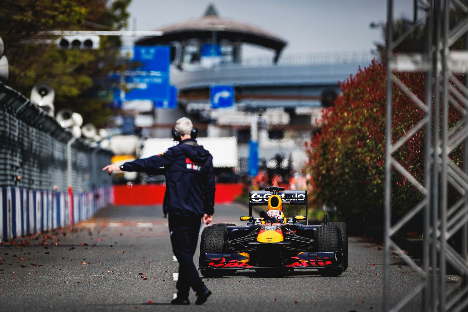 お台場の公道にF1マシンというシュールな光景　©Kiichi Matsumoto