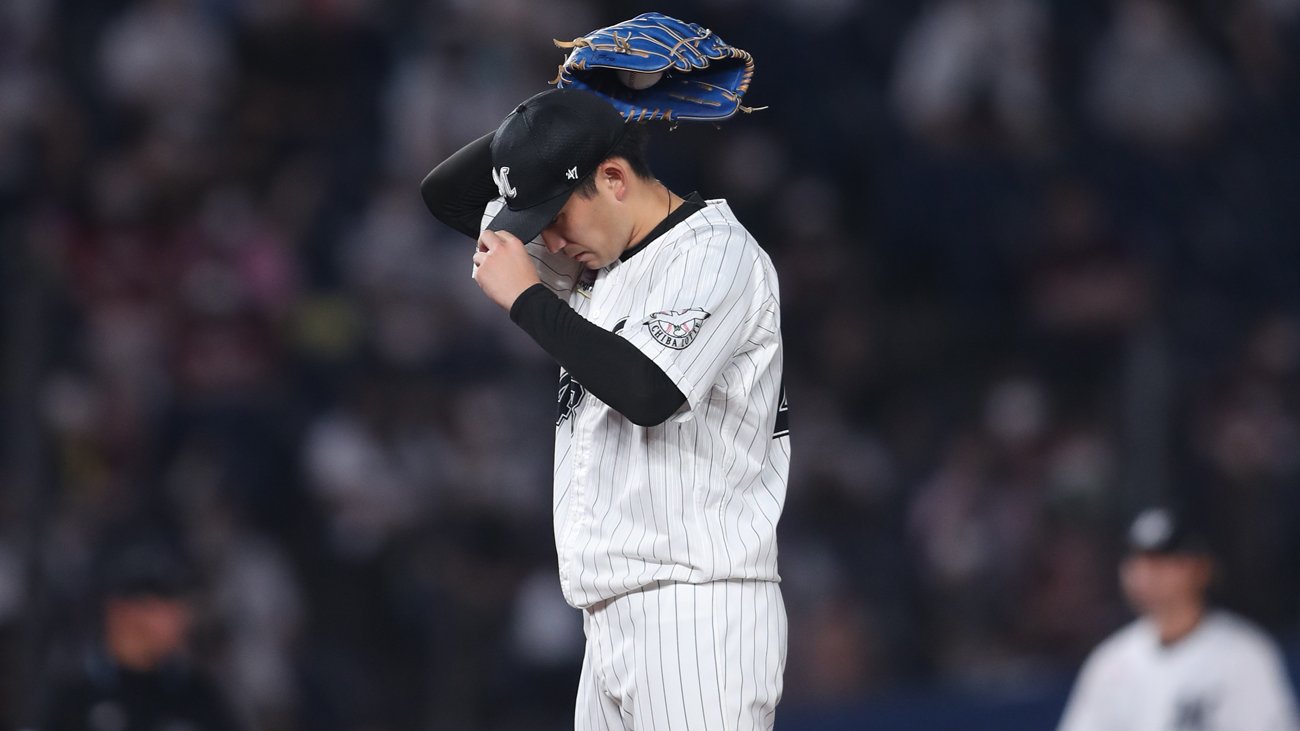 ©Chiba Lotte Marines