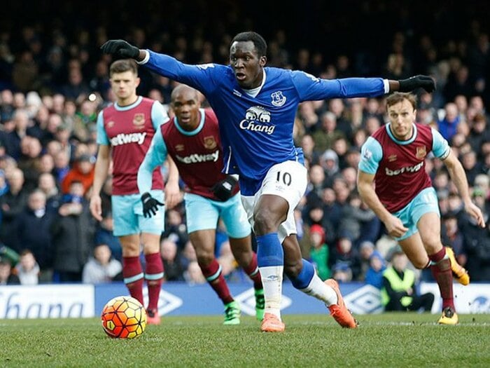 2年で価格倍増のルカクの移籍先は。エバートンに見切りをつけ、古巣へ？＜Number Web＞ photograph by AFLO