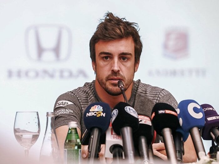 異例すぎるモナコ欠場インディ参戦。アロンソの挑戦はホンダあってこそ。＜Number Web＞ photograph by AFLO