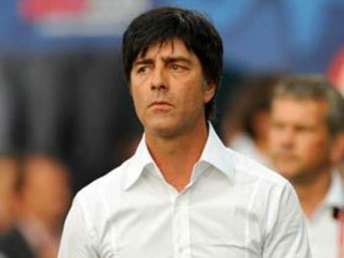 監督とスタッフに特別賞を＜Number Web＞ photograph by Shinji Akagi