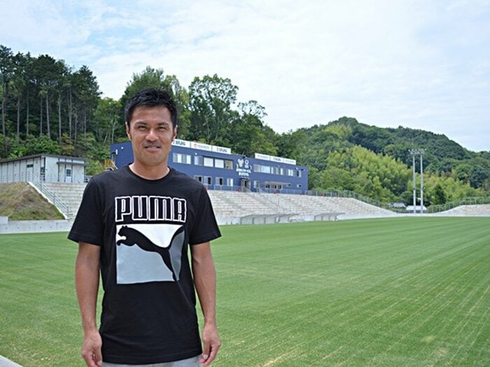 駒野友一が今治で脱いだ2つの殻。チームの「怒り役」と、料理男子。＜Number Web＞ photograph by Toshihide Ishikura