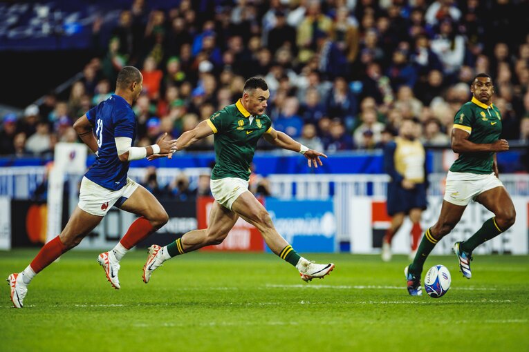 イーグルスでは田村優とコンビを組むCTBジェシー・クリエル。WTBコルビのトライを“足”でアシスト　©︎Kiichi Matsumoto