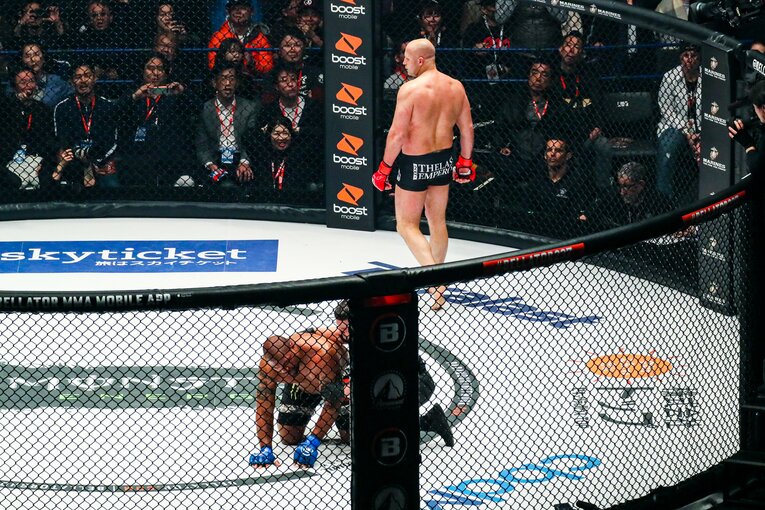 衰えは隠せず、1ラウンドでTKO負けを喫した　©Susumu Nagao